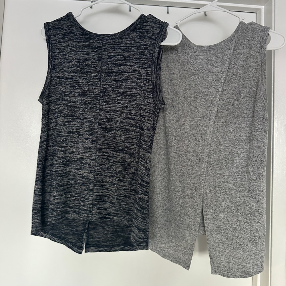 Two Rag & Bone Sleeveless Blouses - Picture 2 of 12